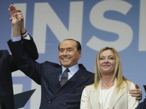 Los hijos de Berlusconi intervienen para mediar en la crisis con Meloni