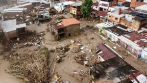 Maduro afirma que disponen de 450 viviendas para afectados de Las Tejerías