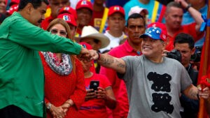 Maduro recordó a su «gran amigo» Diego Maradona en el 62 aniversario de su nacimiento