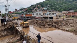 Maduro visita la zona del deslave en Las Tejerías tras confirmarse la treintena de muertos