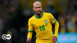 Neymar promete que dedicará su primer gol a Bolsonaro en la Copa del Mundo de Catar 2022 | El Mundo | DW