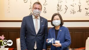 Parlamentarios alemanes visitan Taiwán en medio de ″tensa situación de seguridad″ | El Mundo | DW