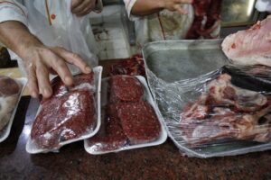 Precio del kilo de carne molida sube a Bs. 42,9 #MercadoGuaicaipuro