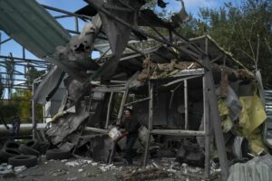 Putin escucha a sus 'halcones' e inicia una campaa de ataques a las ciudades ucranianas