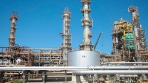 Reportan falla eléctrica en refinerías Cardón y Amuay