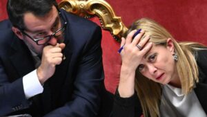 Salvini dice que Italia no "tolerará más" los desembarcos "descontrolados" de migrantes