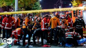 Tragedia en Seúl: estampida deja al menos 120 muertos | El Mundo | DW