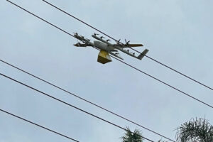 Un dron de una subsidiaria de Alphabet aterriza sobre una línea eléctrica, se incendia y deja a 2.000 personas sin luz