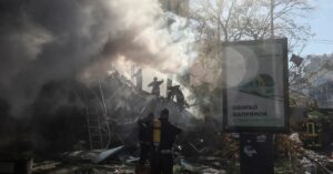 Varias zonas de Kiev quedaron incomunicadas luego de un ataque de las tropas rusas