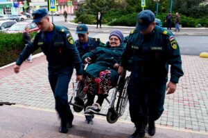 Zelenski acusa a las fuerzas rusas del robo masivo de equipos mdicos en Jersn