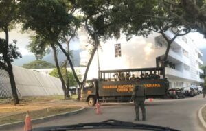 militares invaden la autonomía de la UCV