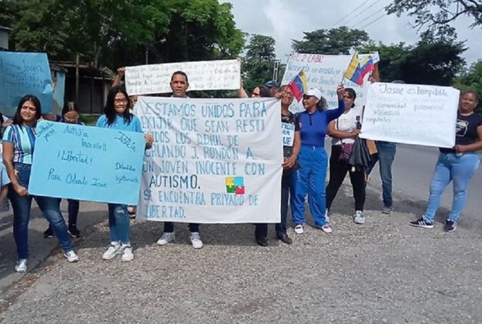 ▷ #Miranda | En Ocumare del Tuy protestaron para exigir la liberación de un joven con autismo #14Oct