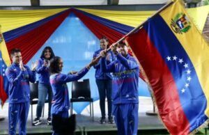 Abanderada delegación que asistirá a Juegos Centroamericanos y del Caribe de Mar y Playa | Diario El Luchador