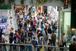 Así fueron las impresionantes largas colas durante el Black Friday en el Sambil y otros comercios de Caracas (+Videos +Fotos)