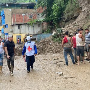 Atienden a familias afectadas por últimas lluvias en Caracas (+video)