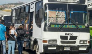 Aumentaron el pasaje "a la brava" en Caracas por el alza del dólar