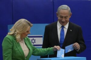 Benjamin Netanyahu acaricia de nuevo el poder en Israel