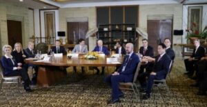 Biden y líderes del G7 se reúnen de urgencia en Bali sobre Polonia
