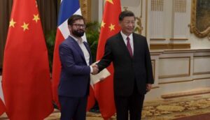 Boric y Xi se reúnen por primera vez en APEC y organizan visita a China