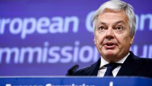 Bruselas pide mantener congelados 13.300 millones de euros en fondos a Hungría