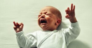 Cómo dormir a un bebé que llora | Actualidad