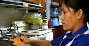 Cómo será el programa piloto para registrar a las trabajadoras del hogar en el IMSS