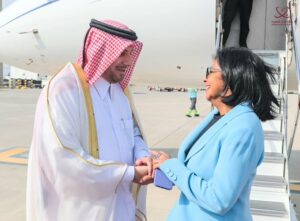 Delcy Rodríguez llega a Qatar para ceremonia inaugural del Mundial de Fútbol