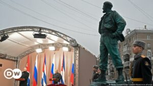 Díaz-Canel y Putin inauguran monumento de Fidel Castro en Moscú | El Mundo | DW