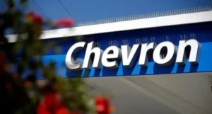 EE.UU. autorizó a Chevron a retomar sus operaciones parcialmente en Venezuela