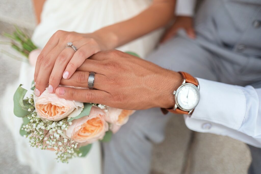 El proyecto de ley que propone dar 20.000 euros a parejas que se casen por la iglesia en Italia