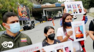 El régimen venezolano de Nicolás Maduro mantiene 257 presos políticos | El Mundo | DW