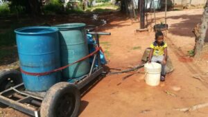 En Santa Eduviges II sigue  la escasez de agua | Diario El Luchador