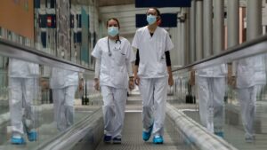 Enfermeras británicas realizarán la primera huelga por salarios