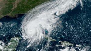 España envia a Cuba suministros humanitarios por el huracán 'Ian'