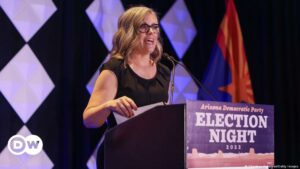 Estados Unidos: Katie Hobbs gana la Gobernación de Arizona | El Mundo | DW