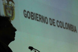 Gobierno de Colombia y guerrilla del ELN anuncian acuerdos tras reuniones en Caracas