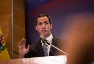 Guaidó cuestiona viaje de Delcy Eloína a Qatar y asegura que hace turismo "con recursos usurpados de los venezolanos"