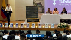 Gustavo Petro pidió perdón por masacres paramilitares en Antioquia - Medellín - Colombia