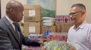 Haití dona alimentos para damnificados de Las Tejerías