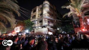 Incendio en edificio residencial de Gaza deja 21 muertos | El Mundo | DW