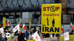 Iran condena a muerte a uno de los participantes en las protestas | El Mundo | DW