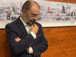 Lambán afirma que "mejor" les hubiera ido con Javier Fernández como líder del PSOE en lugar de Pedro Sánchez