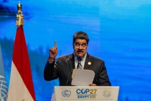 Maduro acusa a la UE de dar "una bofetada" a la iniciativa negociadora de Macron