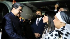 Maduro aterriza en Egipto para participar en la COP27