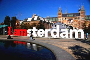 Más de 7.000 compañías en Holanda están buscando a extranjeros para trabajar (+Lista)