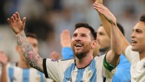Messi abrió la puerta para la victoria ante México y Argentina sigue vivo en Qatar