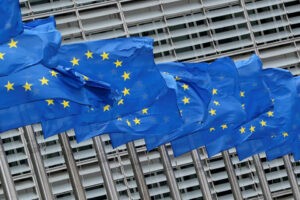 Mientras se evalúa retomar el diálogo en Venezuela, UE prorroga sanciones a funcionarios