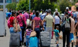 Migrantes venezolanos en Colombia serían más de 3 millones; más de la mitad quiere quedarse