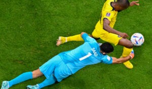 Mundial 2022 Qatar: Qatar sucumbe ante Ecuador en el terreno de juego mientras su público abandona el estadio