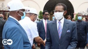Obiang se reelige en Guinea Ecuatorial con 94,9 % de votos, oposición rechaza | El Mundo | DW